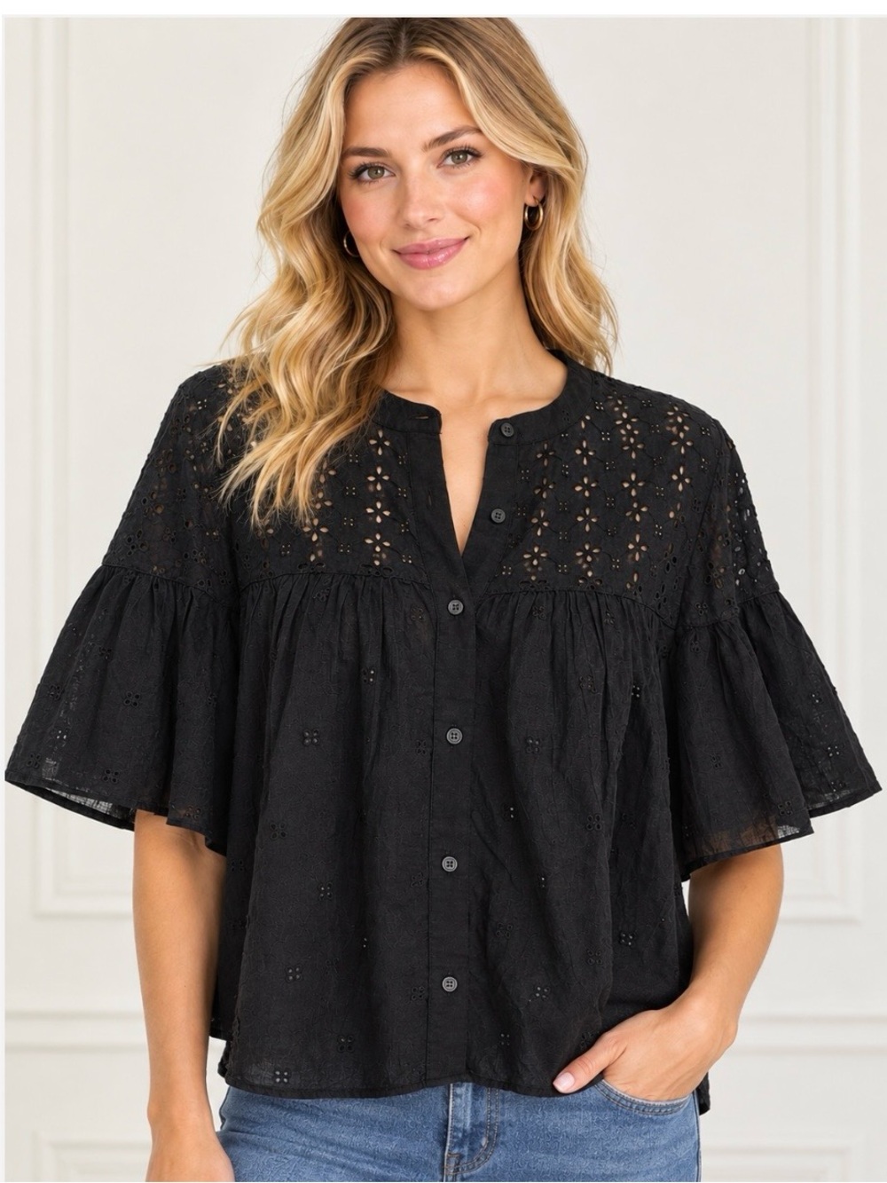 Gap Black Eyelet Cropped Blouse Button Front Flutter Short Sleeve Top Size S